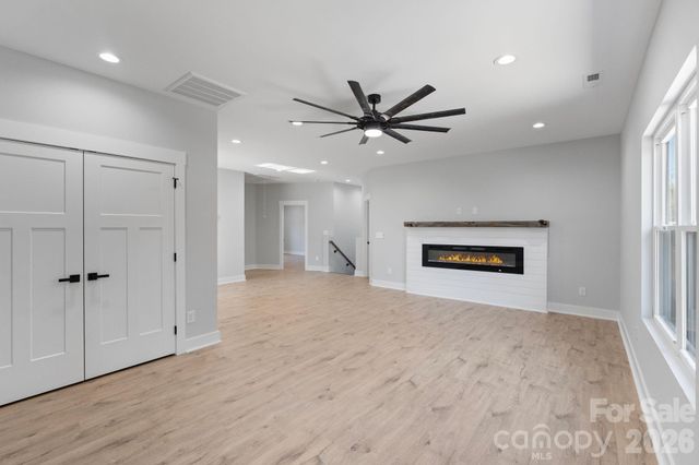 908 30th Avenue Drive NW, Hickory, NC 28601