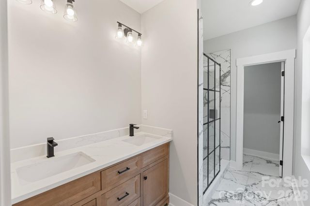 908 30th Avenue Drive NW, Hickory, NC 28601