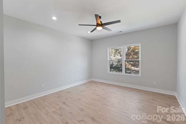 908 30th Avenue Drive NW, Hickory, NC 28601