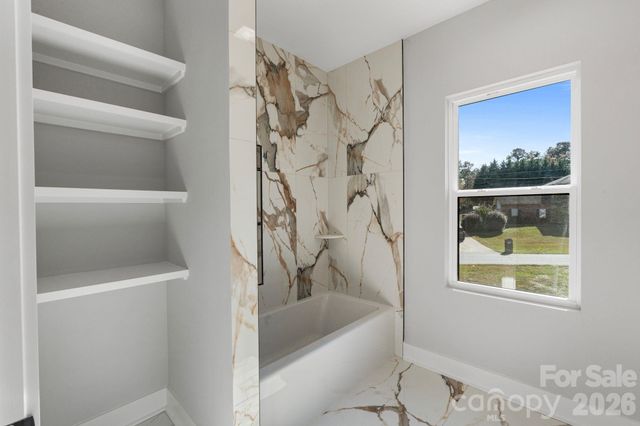 908 30th Avenue Drive NW, Hickory, NC 28601