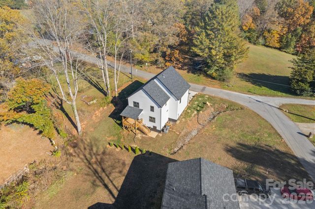 908 30th Avenue Drive NW, Hickory, NC 28601