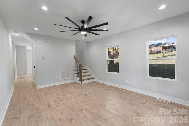 908 30th Avenue Drive NW, Hickory, NC 28601