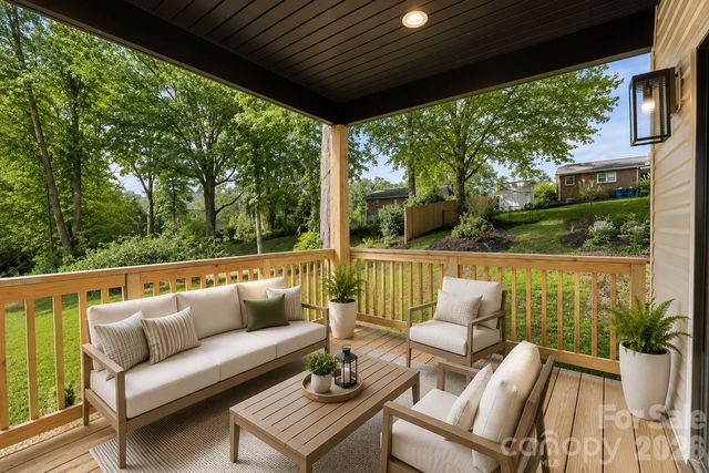 908 30th Avenue Drive NW, Hickory, NC 28601