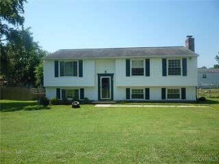 7479 Jennifer Ln, Hanover, VA 23111