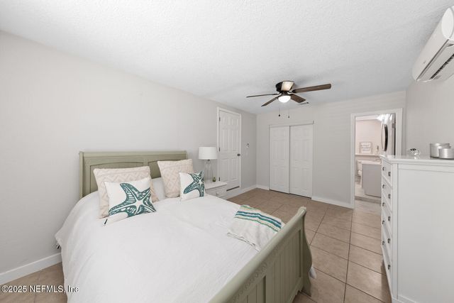 5325 WOODCREST Road, Jacksonville, FL 32205