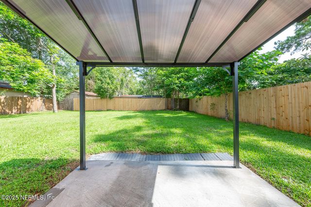 5325 WOODCREST Road, Jacksonville, FL 32205