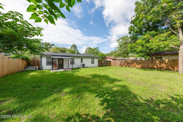 5325 WOODCREST Road, Jacksonville, FL 32205