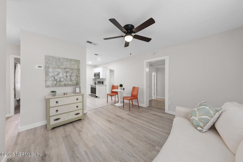 5325 WOODCREST Road, Jacksonville, FL 32205