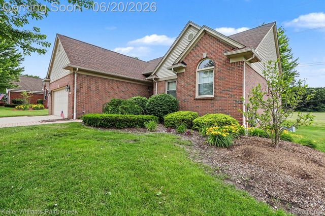 8183 Prestwick Lane, Washington Township, MI 48095
