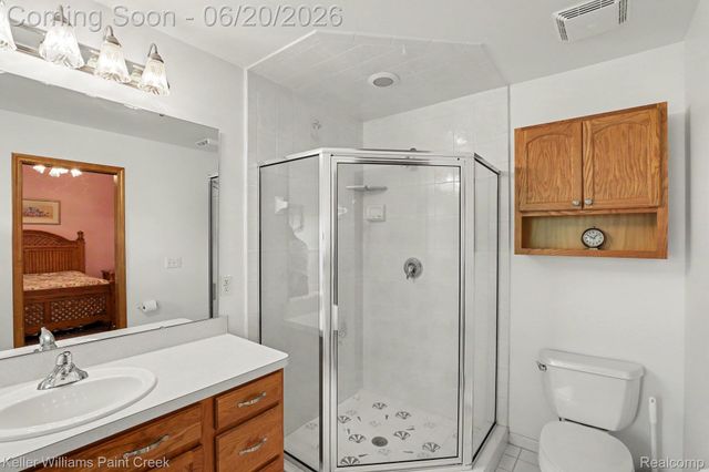 8183 Prestwick Lane, Washington Township, MI 48095