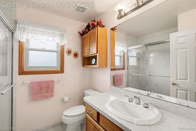 8183 Prestwick Lane, Washington Township, MI 48095