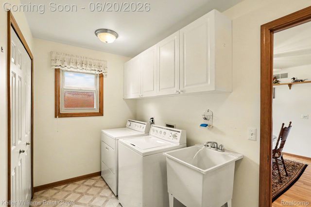 8183 Prestwick Lane, Washington Township, MI 48095