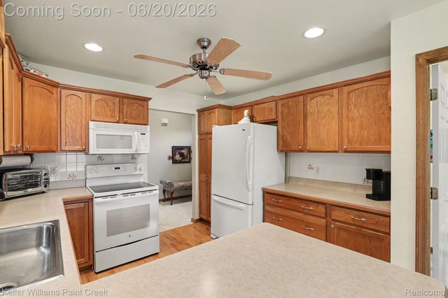 8183 Prestwick Lane, Washington Township, MI 48095