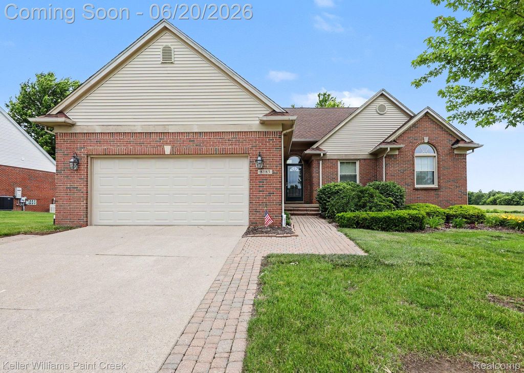 8183 Prestwick Lane, Washington Township, MI 48095
