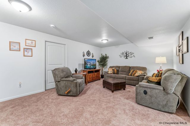 4025 GUNSMOKE RD, Cheyenne, WY 82001