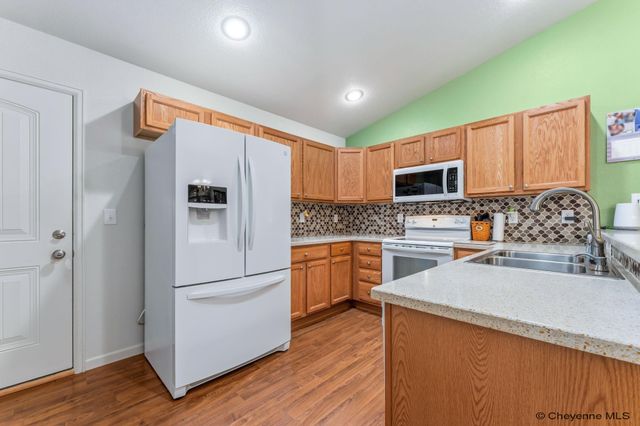 4025 GUNSMOKE RD, Cheyenne, WY 82001