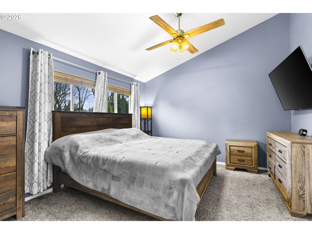 575 Nw QUEENS Ct, Hillsboro, OR 97124