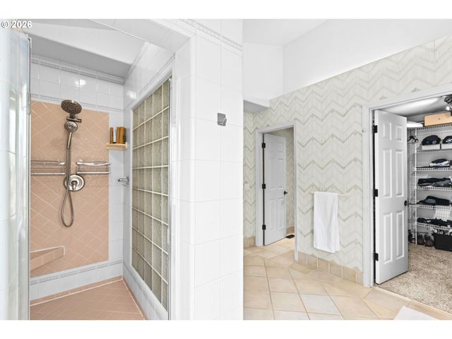 575 Nw QUEENS Ct, Hillsboro, OR 97124