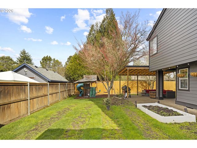 575 Nw QUEENS Ct, Hillsboro, OR 97124