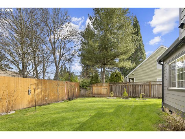 575 Nw QUEENS Ct, Hillsboro, OR 97124