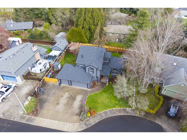 575 Nw QUEENS Ct, Hillsboro, OR 97124