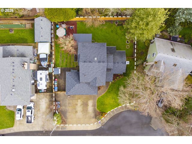 575 Nw QUEENS Ct, Hillsboro, OR 97124