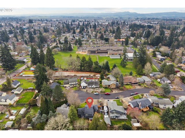 575 Nw QUEENS Ct, Hillsboro, OR 97124