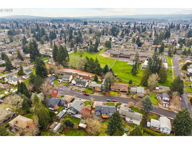 575 Nw QUEENS Ct, Hillsboro, OR 97124