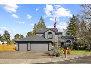 575 Nw QUEENS Ct, Hillsboro, OR 97124