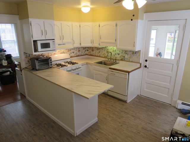 95 Church Street, West Haven, CT 06516