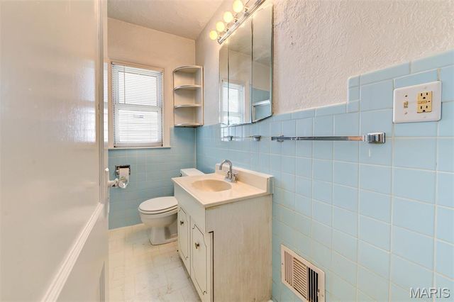 4425 Bingham Avenue, St Louis, MO 63116