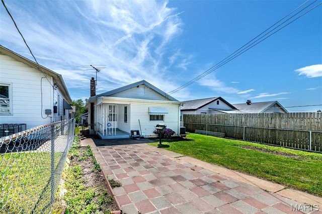 4425 Bingham Avenue, St Louis, MO 63116