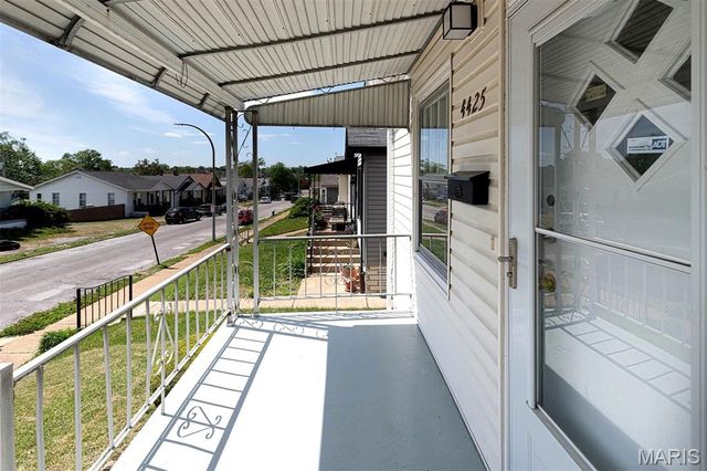 4425 Bingham Avenue, St Louis, MO 63116