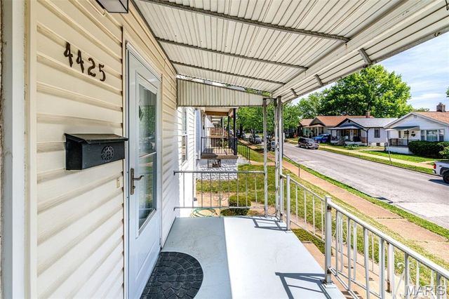 4425 Bingham Avenue, St Louis, MO 63116