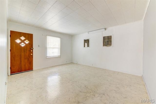 4425 Bingham Avenue, St Louis, MO 63116