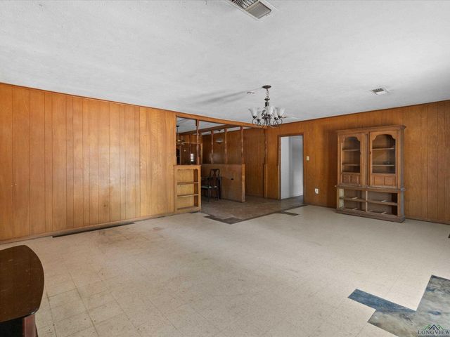 175 Stevens St, Gilmer, TX 75645