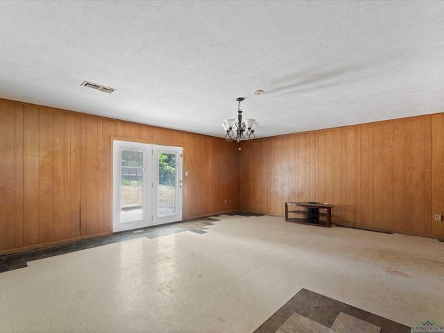 175 Stevens St, Gilmer, TX 75645