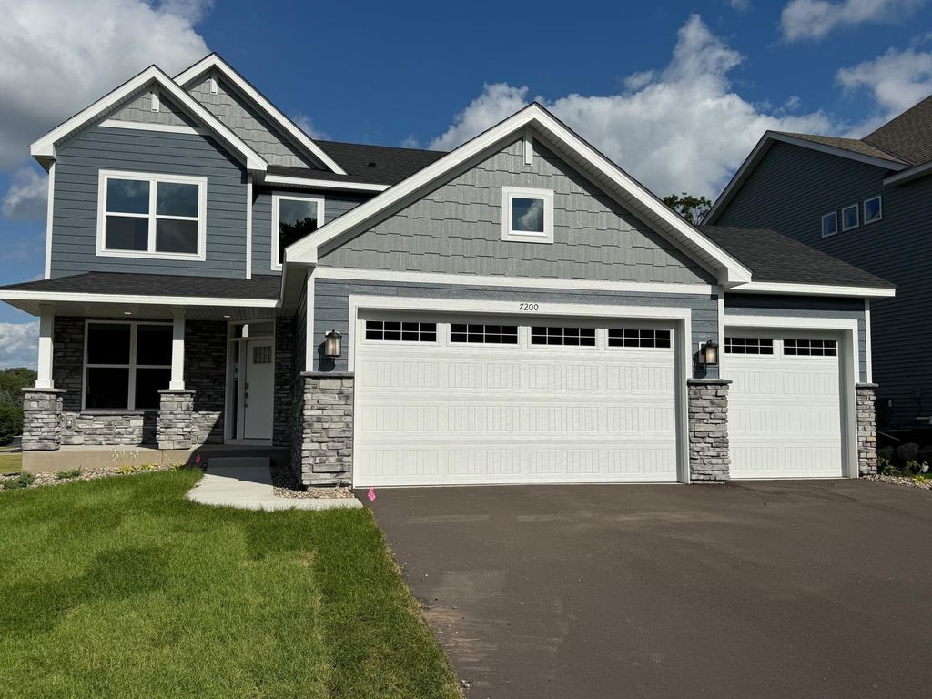 7200 Auburn Lane, Inver Grove Heights, MN 55077