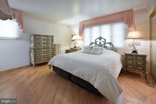 19 ORCHID LN, Cherry Hill, NJ 08002