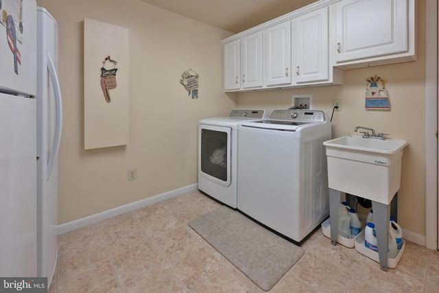 19 ORCHID LN, Cherry Hill, NJ 08002