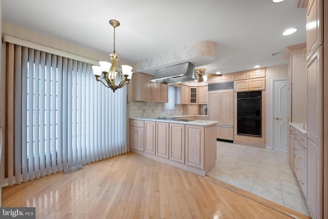 19 ORCHID LN, Cherry Hill, NJ 08002