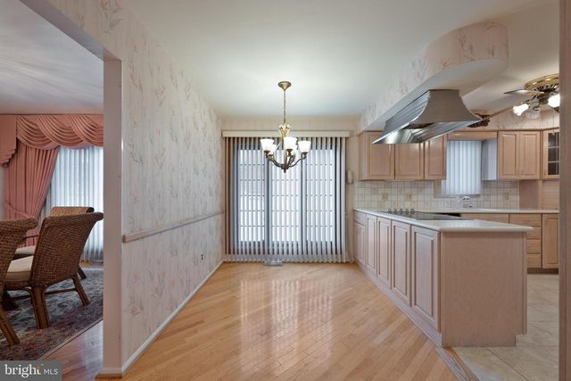 19 ORCHID LN, Cherry Hill, NJ 08002