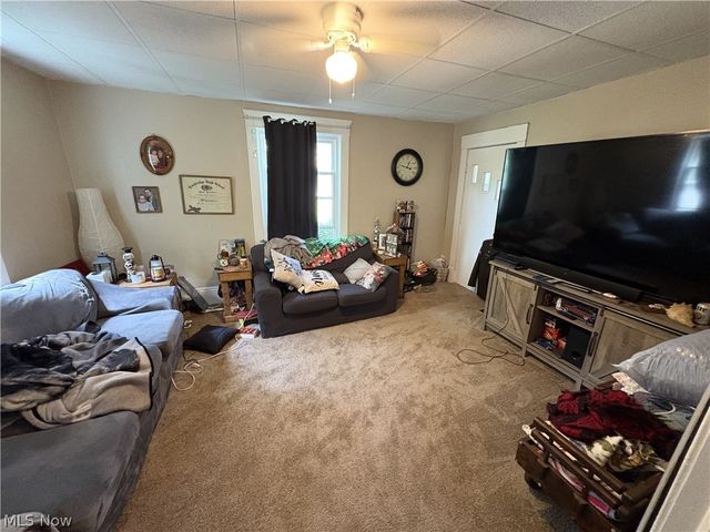 727 Wooster Road N, Barberton, OH 44203
