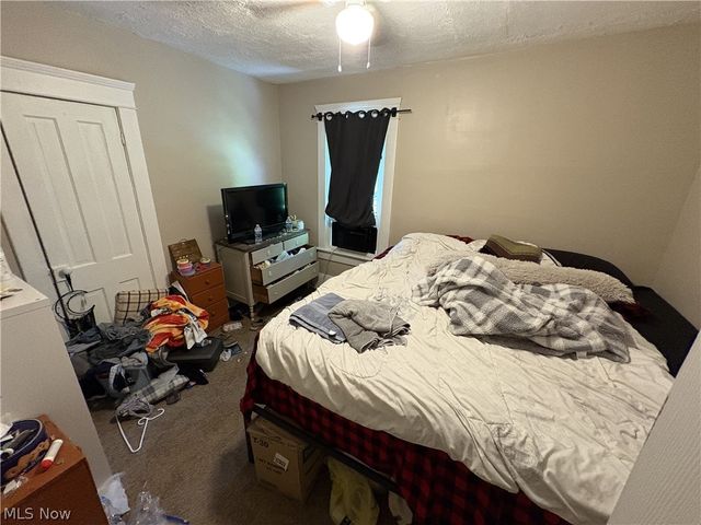 727 Wooster Road N, Barberton, OH 44203