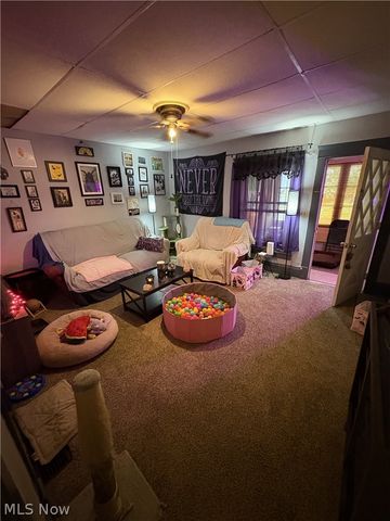 727 Wooster Road N, Barberton, OH 44203