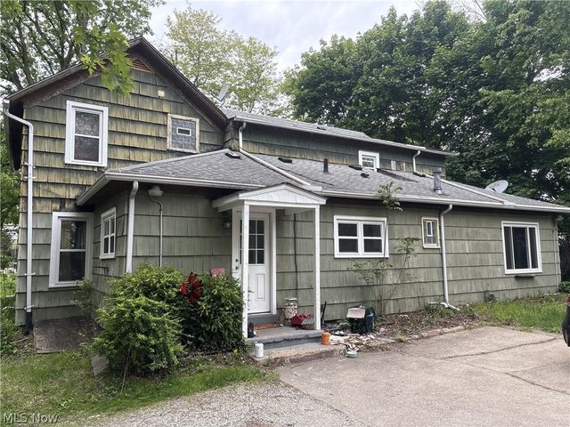 727 Wooster Road N, Barberton, OH 44203