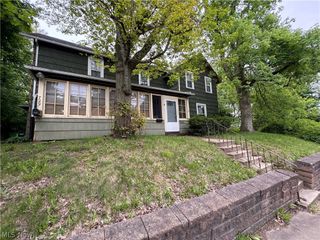 727 Wooster Road N, Barberton, OH 44203