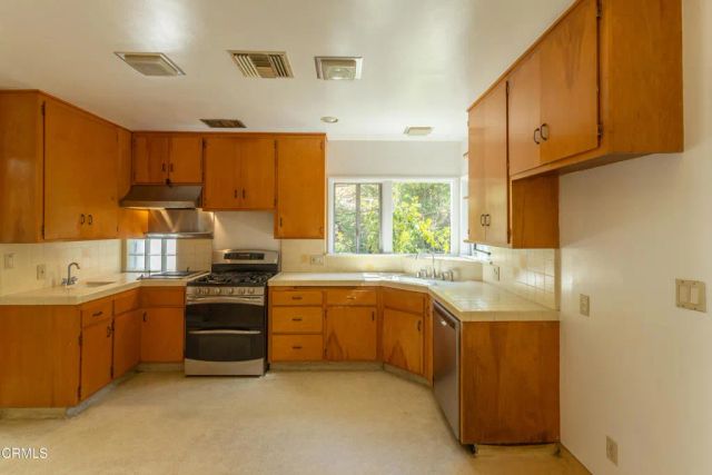 1425 Brixton Road, Pasadena, CA 91105
