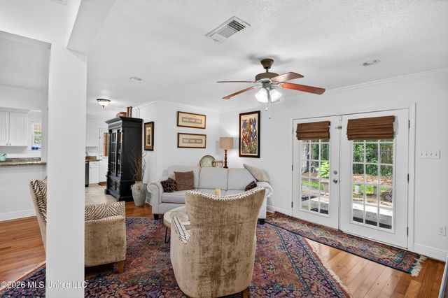 514 Sunset Drive, Bay Saint Louis, MS 39520
