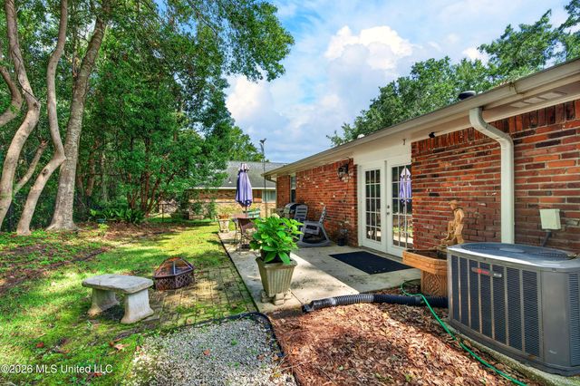 514 Sunset Drive, Bay Saint Louis, MS 39520